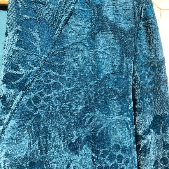JEWEL TONED TEAL COLORED SCULPTURED VELVET JACKET - Picture 6 of 6